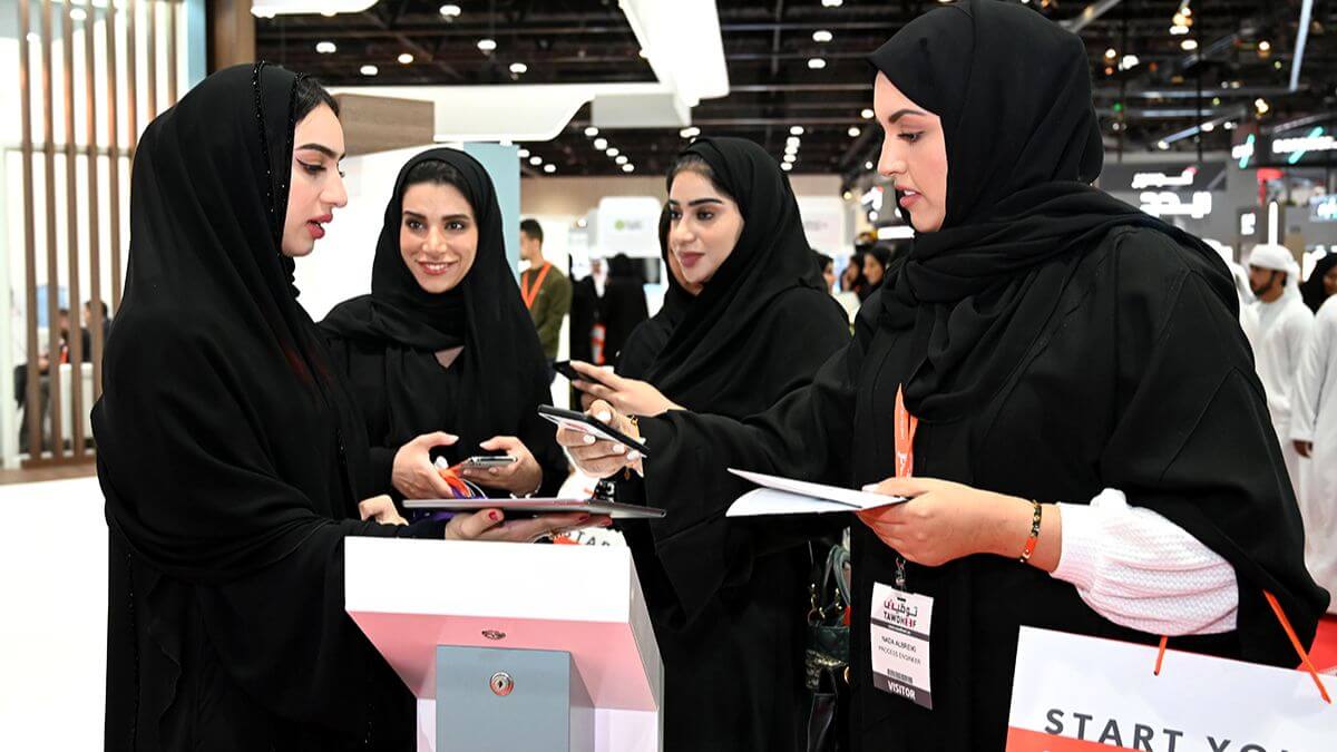 UAE Rules Authorities Warn Private Sector To Register Emirati Employees