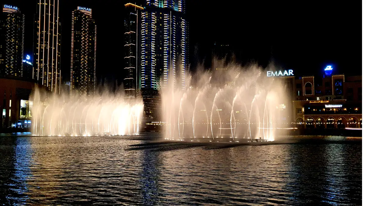 dubai fountain night view