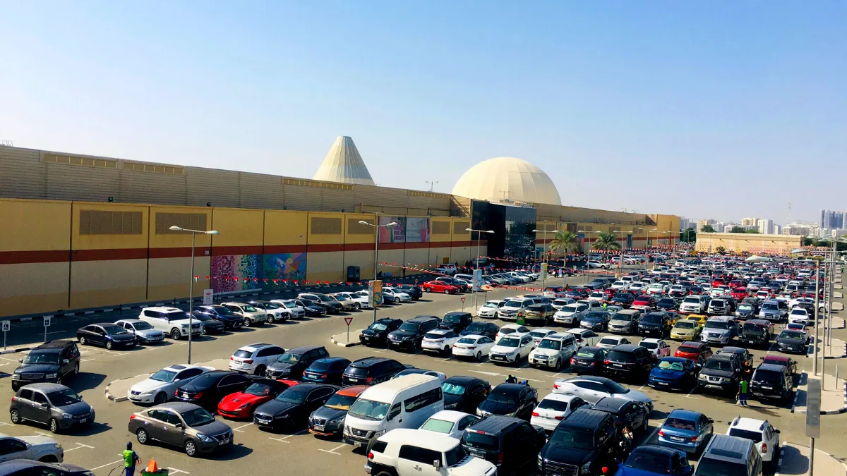 dubai outlet mall location and parking