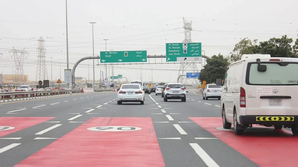 Drivers who violate the minimum speed limit will be fined Dh 400