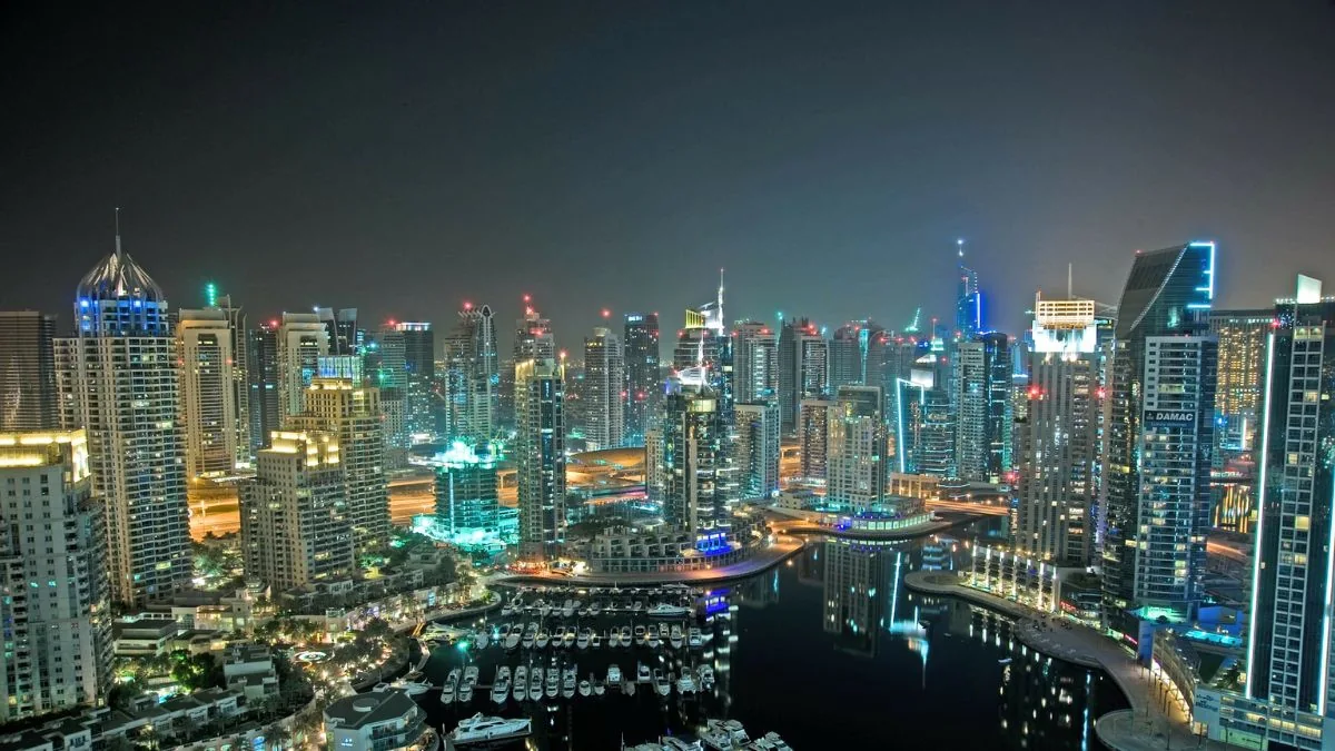 Establishment of Dubai as a trading hub