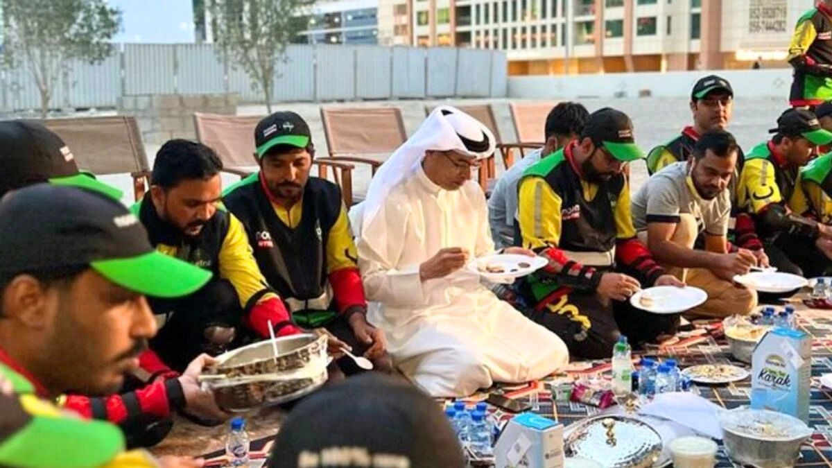 Mohammed Alabbar, The Billionaire Businessman Shares Iftar Meals With The Delivery Workers